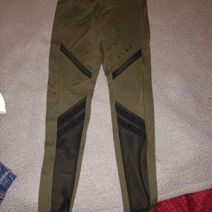 Pink sport leggings olive green